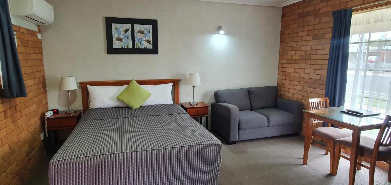 Centrepoint Motel Deniliquin Exterior foto