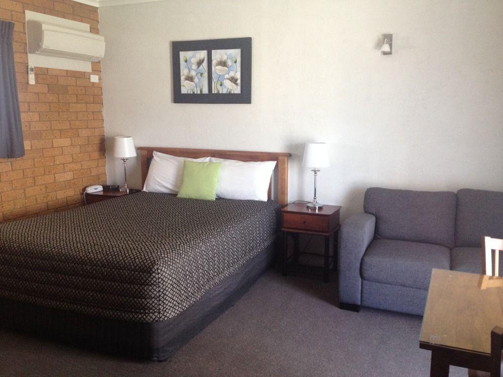 Centrepoint Motel Deniliquin Exterior foto