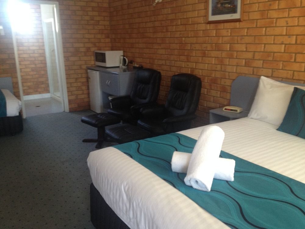 Centrepoint Motel Deniliquin Exterior foto