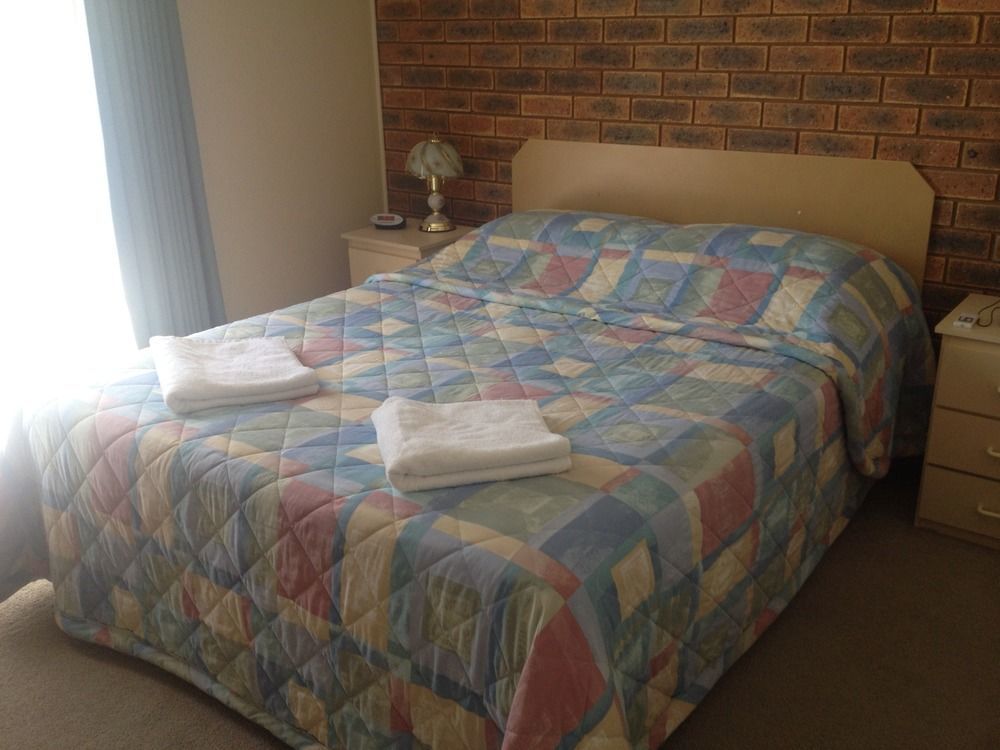 Centrepoint Motel Deniliquin Exterior foto