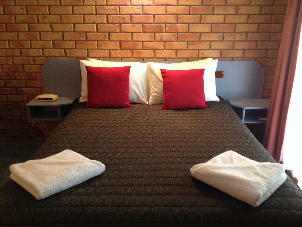Centrepoint Motel Deniliquin Exterior foto
